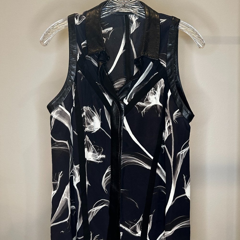 Jason Wu Size 12 Black and White Floral Silk Blouse with Leather Collar